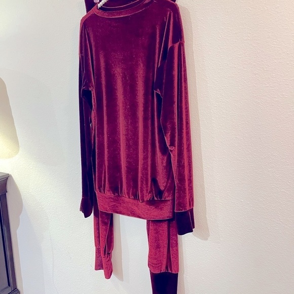 Laina Rauma burgundy velvet velour lounge suit set - Picture 6 of 16